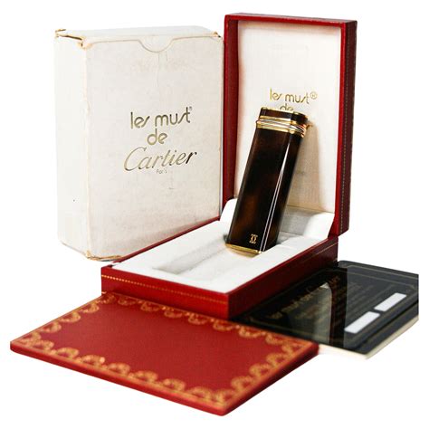 les must de Cartier lighter